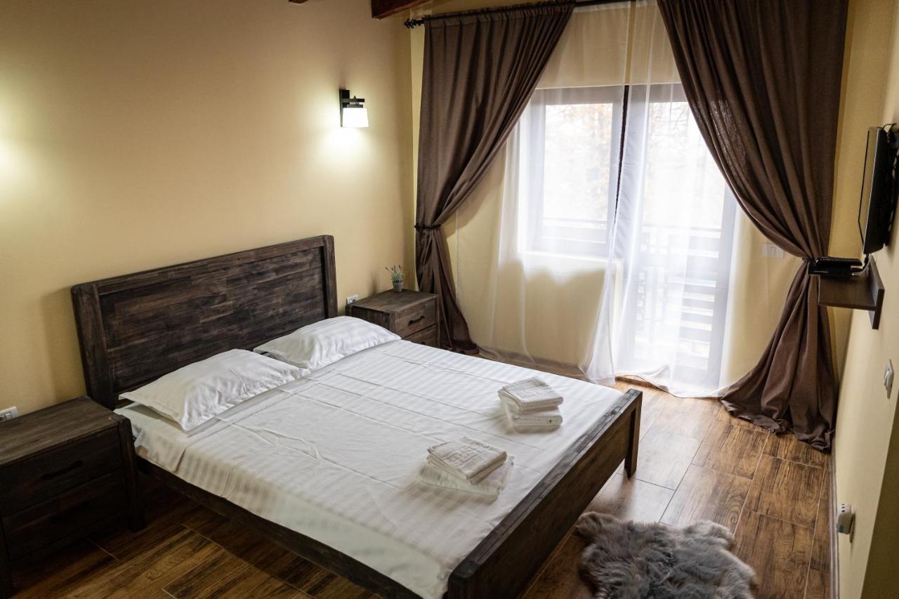 Villa Wild Petroşani Exteriör bild