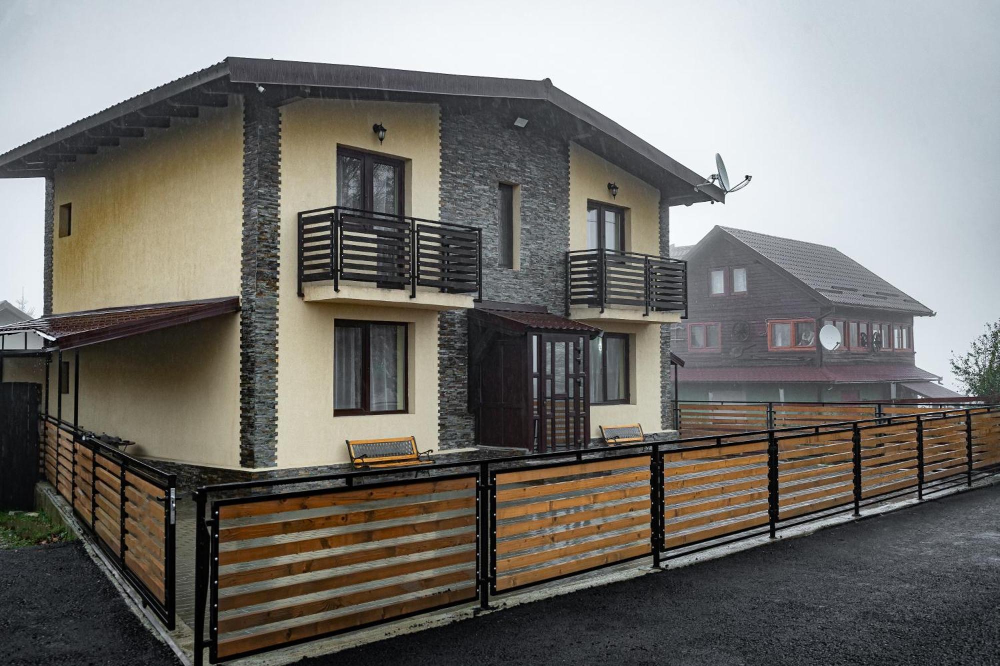 Villa Wild Petroşani Exteriör bild